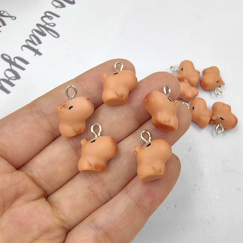 10pcs Cute Small Capybara Char - Resin Art Pendant recension och pris